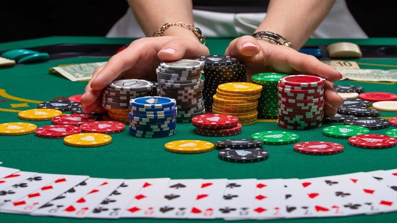 Tổng hợp các loại chip Poker phổ biến trên bàn cược